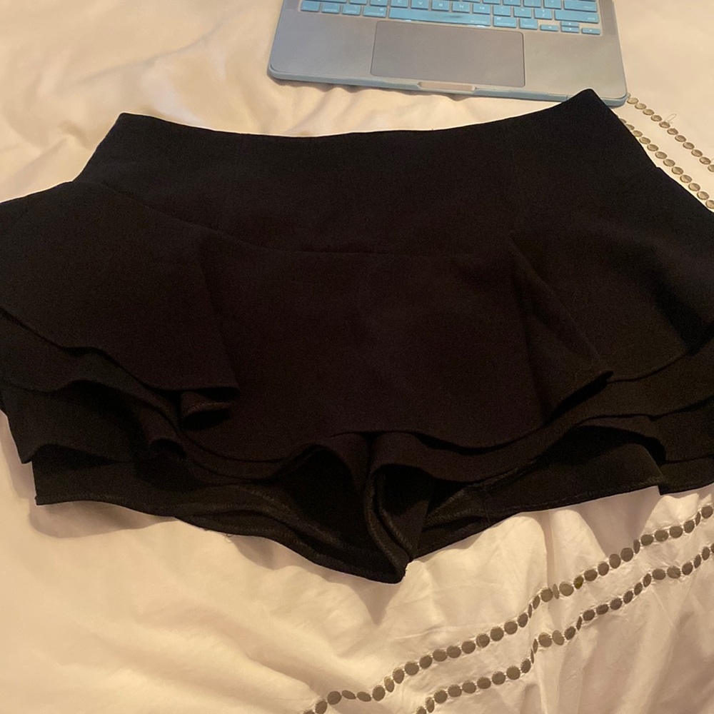 Zara ruffle skort